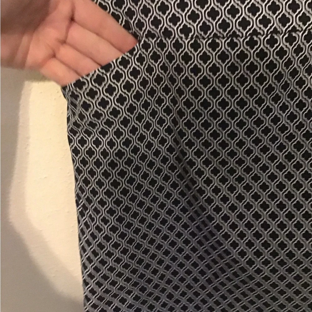Elliot Lauren Elegant Black and White Patterned Skort size 8